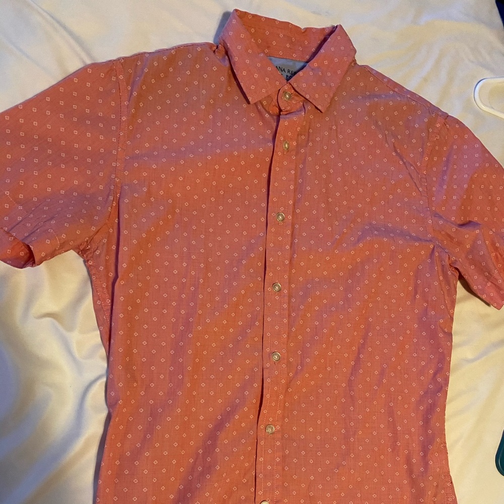 Men’s banana republic button up shirt.